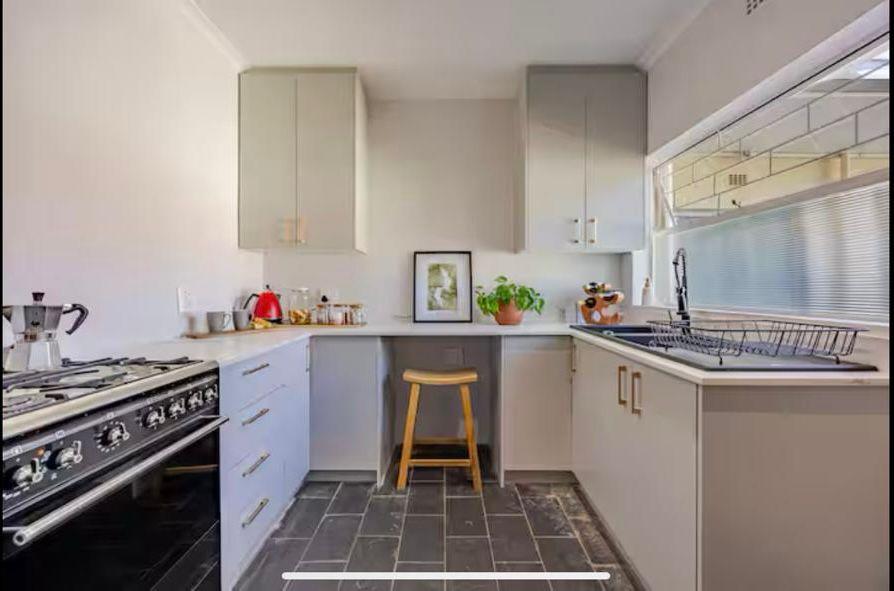 To Let 2 Bedroom Property for Rent in Tamboerskloof Western Cape